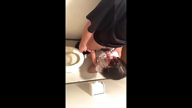 JAV Married Womans Wet Love on the Futon and Soggy Fellatio in the Bathroom