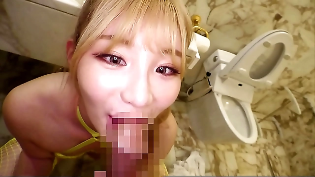 A Blonde Diva Takes Over Shonan Beach in a Tight One-Piece! Nakadashi, Premature Ejaculation, and Chase SEX All Good!