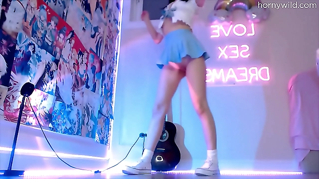 Asian TEENs LUSCIOUS Pussy Fingering: A Tantalizing Pleasure