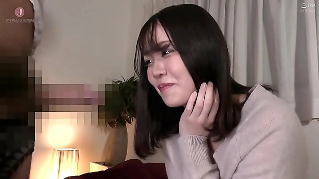 Witness the Sensual Transformation of a 23-Year-Old Japanese Single Mom Covered in Oil: The Ultimate Self-Indulgence!