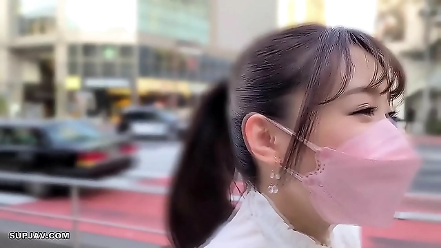 Her Luscious Curves Make You Melt: Mesmerizing Asian Beauty in Loose Clothing