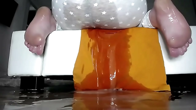 Dirty Dames: See Her Splatter Her Man Meal with Cum like No Other!